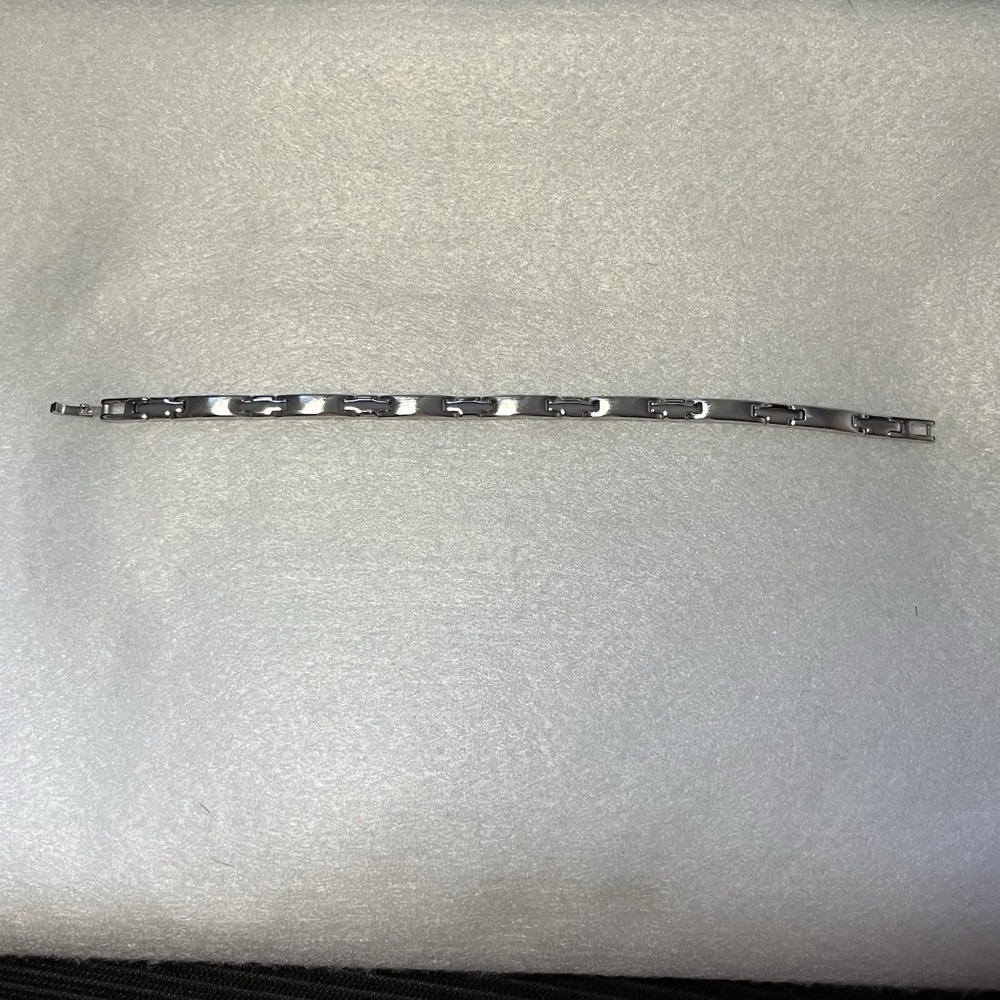 NIKKEN Platinum Tone Cross-link Magnetic Bracelet #1900 7.5" Magnet Therapy
